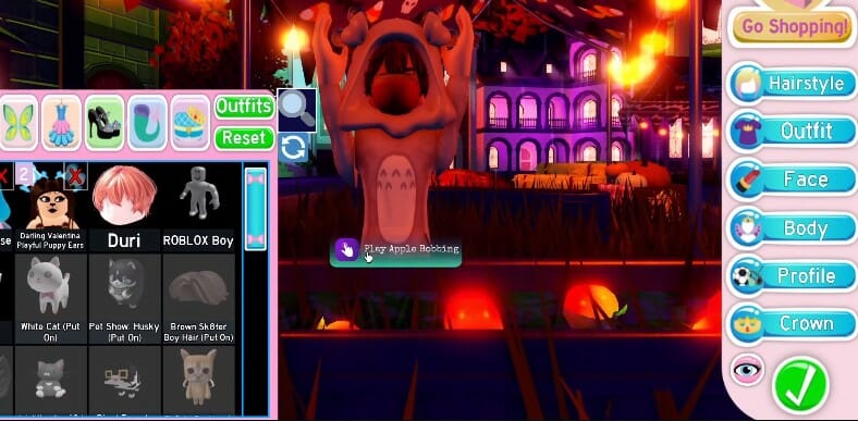ROYALE HIGH Apple Bobbing